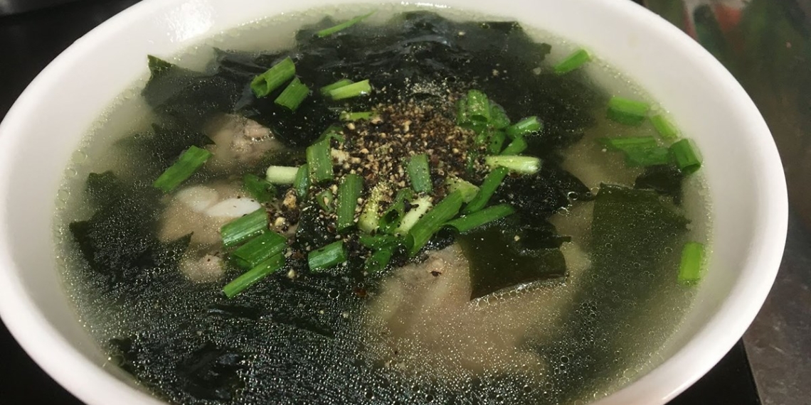 Hướng dẫn nấu canh rong biển nấu xương heo ngọt thanh, không hề tanh 1 2 1200x676 11