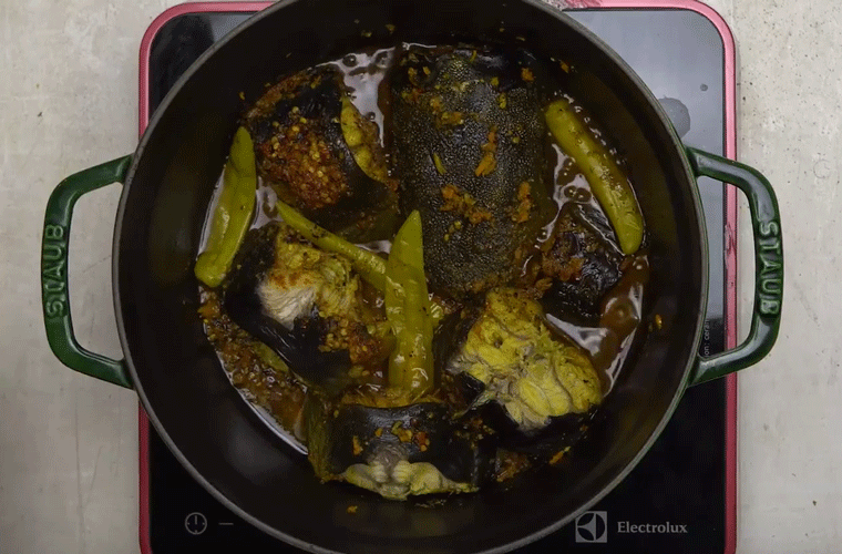 Bước 3 Kho cá trê Cá trê kho nghệ