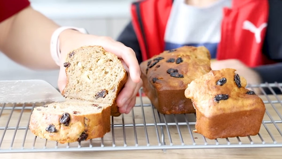 Bánh chuối sữa chua nguyên cám bằng nồi chiên không dầu