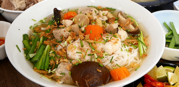 cach nau hu tieu suon thom ngon dam da hap dan ch 2 760x367 1