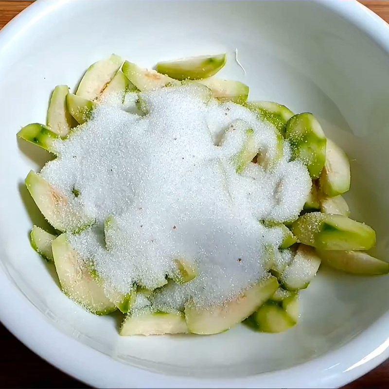 Bước 2 Lắc cóc với hỗn hợp gia vị Cóc lắc muối Tây Ninh