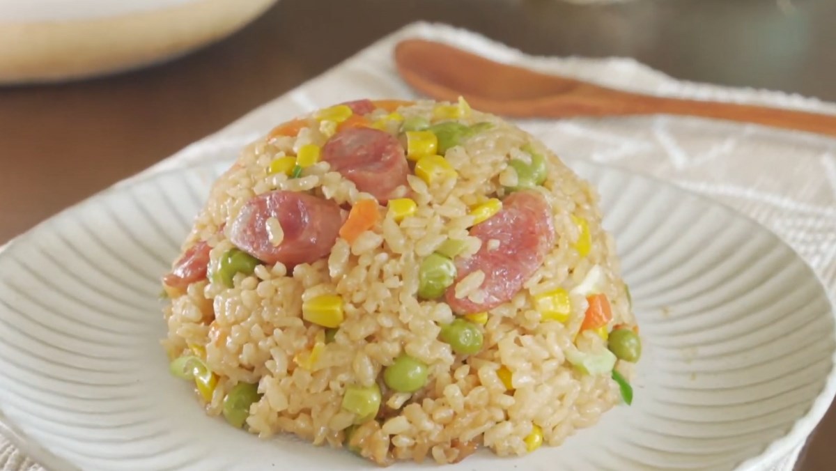 Cơm lạp xưởng rau củ