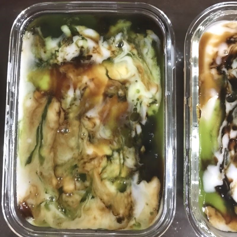 Bước 3 Đổ rau câu Rau câu sơn thủy (công thức được chia sẻ từ người dùng)