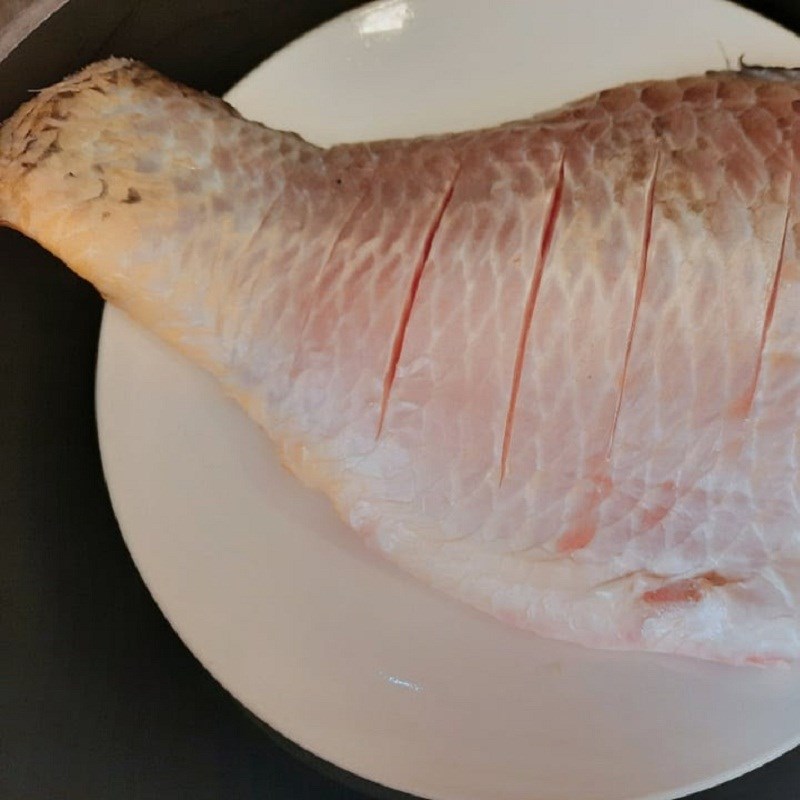 Bước 2 Hấp cá Cá chép hấp bia sốt ớt cay