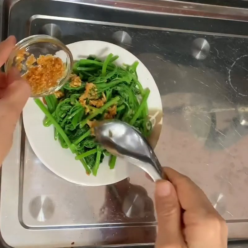 Bước 3 Hoàn thành Đọt mướp xào tỏi