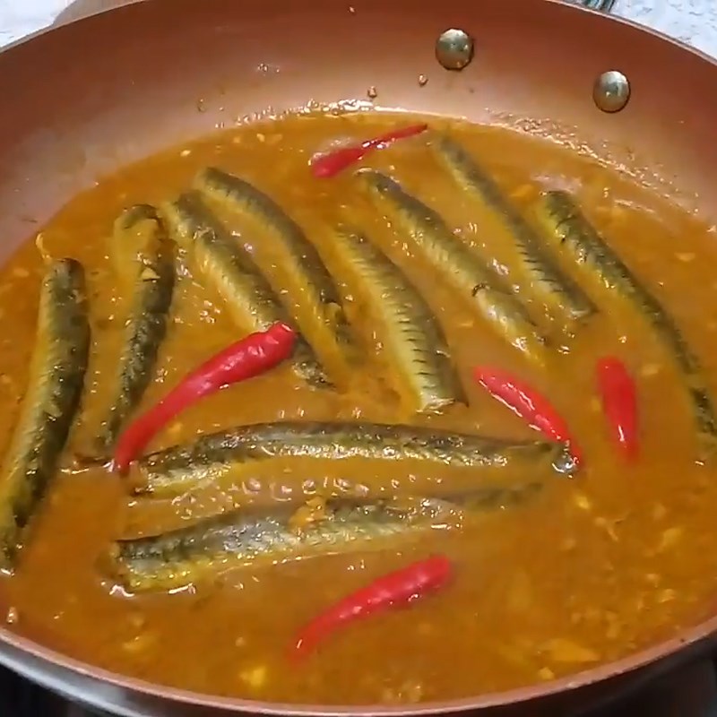 Bước 3 Kho cá Cá kèo kho nghệ