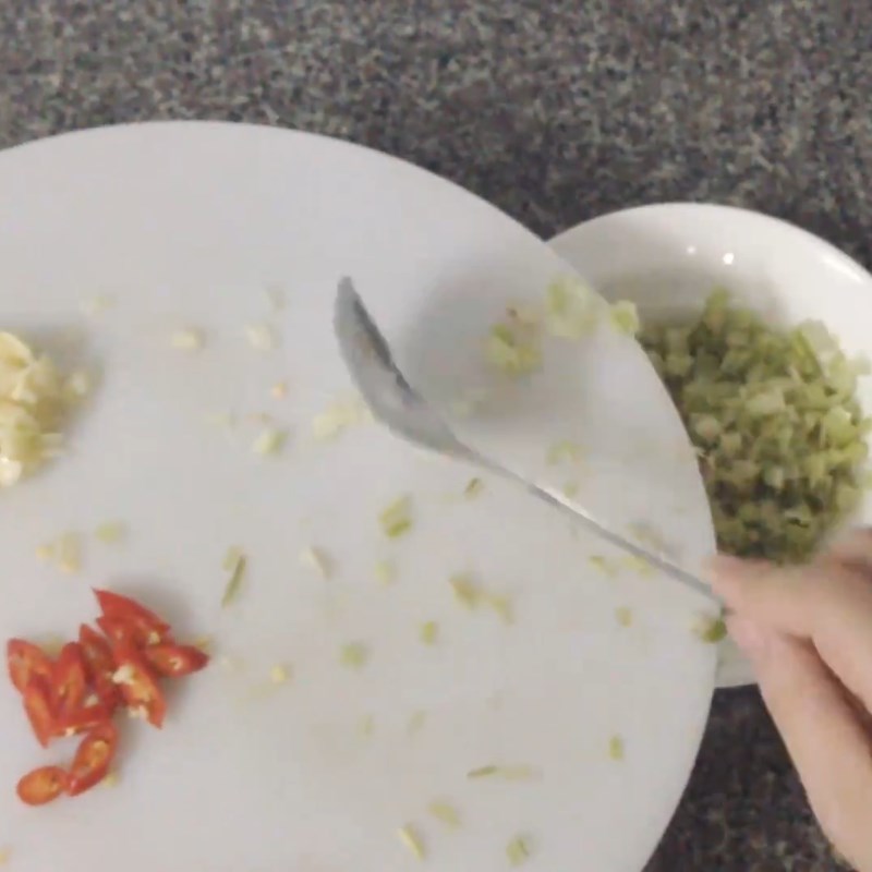 Bước 3 Làm gia vị muối tỏi ớt Sung muối sả ớt