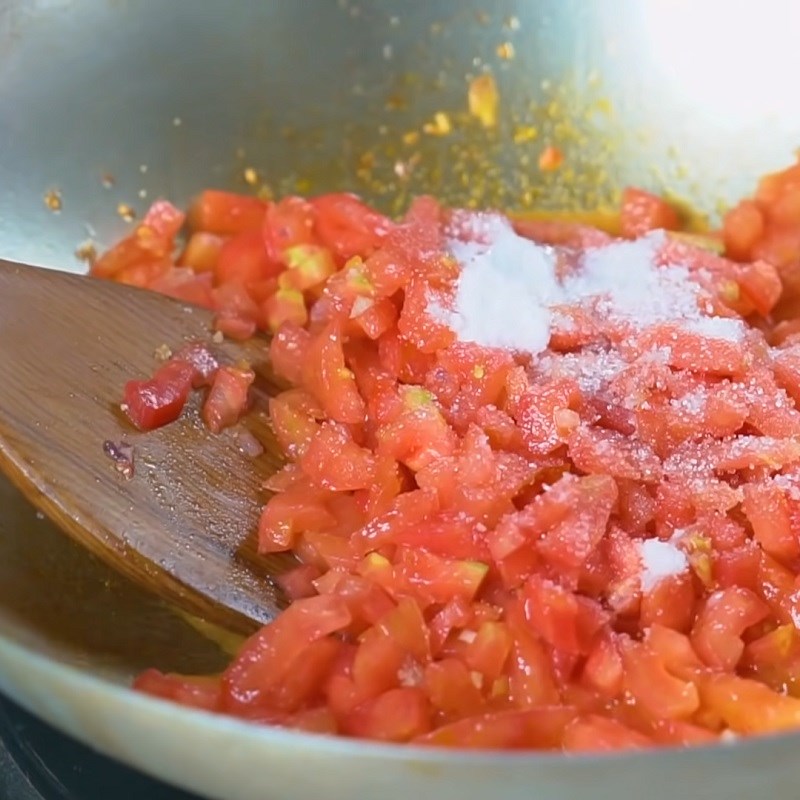 Bước 1 Làm nước sốt cà chua Lagu bò nấu đậu