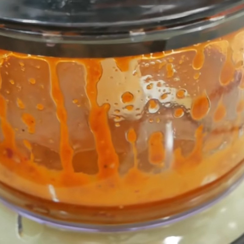 Bước 2 Làm nước sốt ướp gà Mì gà quay bằng nồi chiên không dầu