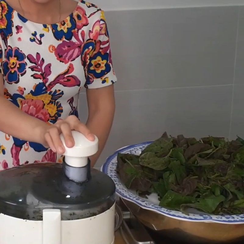 Bước 1 Lấy nước cốt lá mơ Chè lá mơ người Hoa