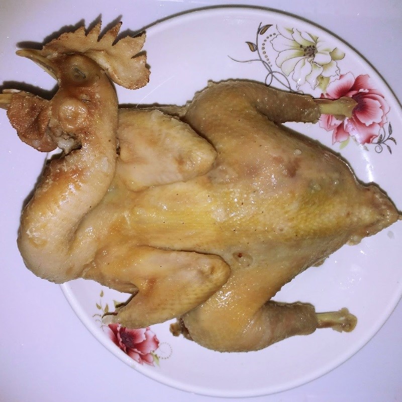 Bước 2 Luộc và xé thịt gà Gỏi gà rau móp