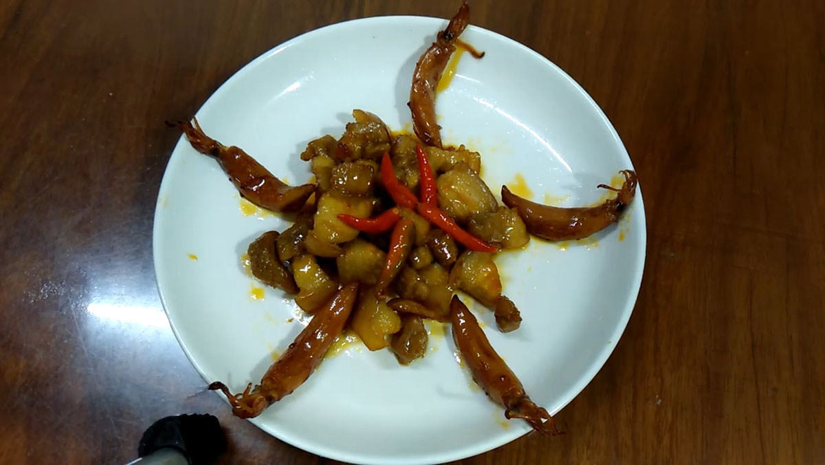 Mực muối rim thịt ba chỉ