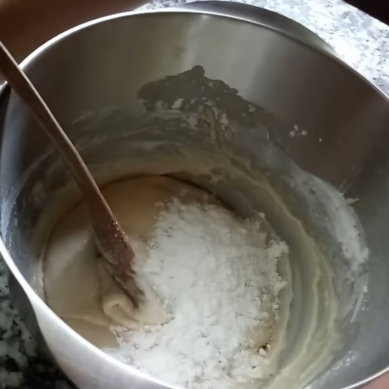 Bước 2 Nhồi và ủ bột Bánh tiêu đặc ruột