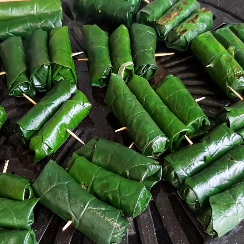 Bước 6 Nướng chả ếch Chả ếch cuộn lá lốt nướng