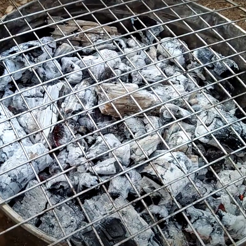 Bước 2 Nướng rắn mối Rắn mối nướng muối ớt