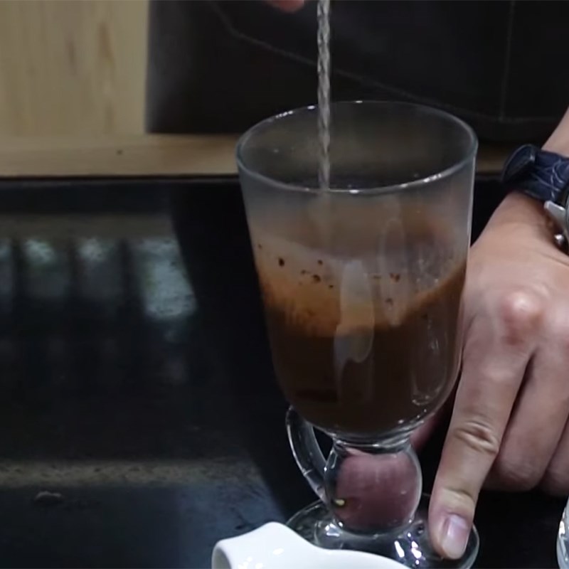 Bước 1 Pha milo Milo pha với coca cola