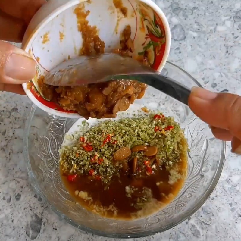 Bước 5 Pha nước chấm Chả ếch cuộn lá lốt nướng