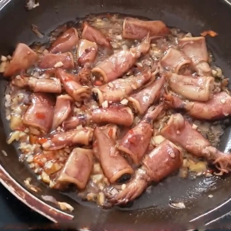 Bước 4 Rim mực Mực muối rim mặn ngọt