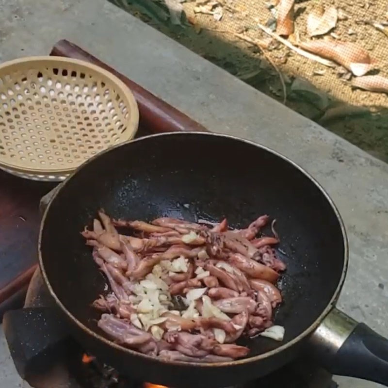 Bước 3 Rim mực Mực muối rim me