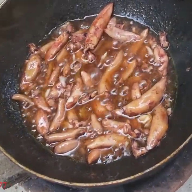 Bước 3 Rim mực Mực muối rim me