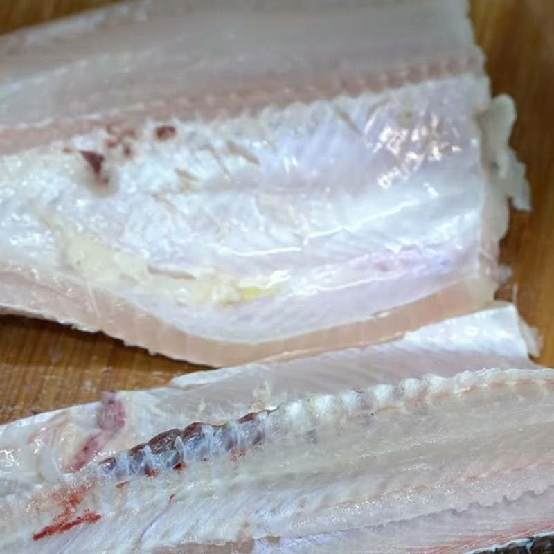 Bước 1 Sơ chế cá lóc Cháo cá lóc nước cốt dừa