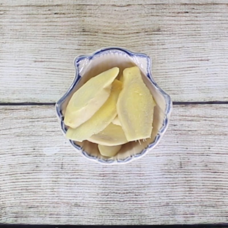 Bước 1 Sơ chế các nguyên liệu Khô gà xé cay bằng lò nướng