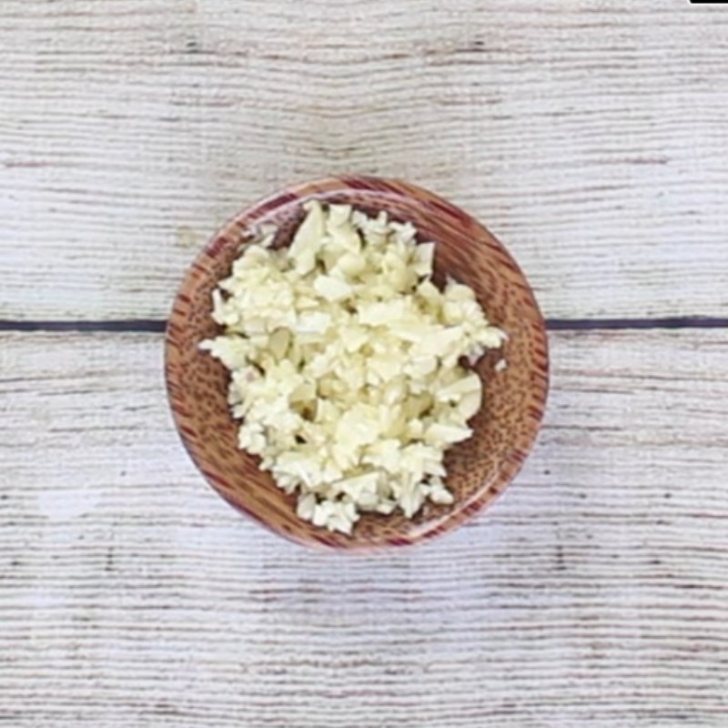 Bước 1 Sơ chế các nguyên liệu Khô gà xé cay bằng lò nướng