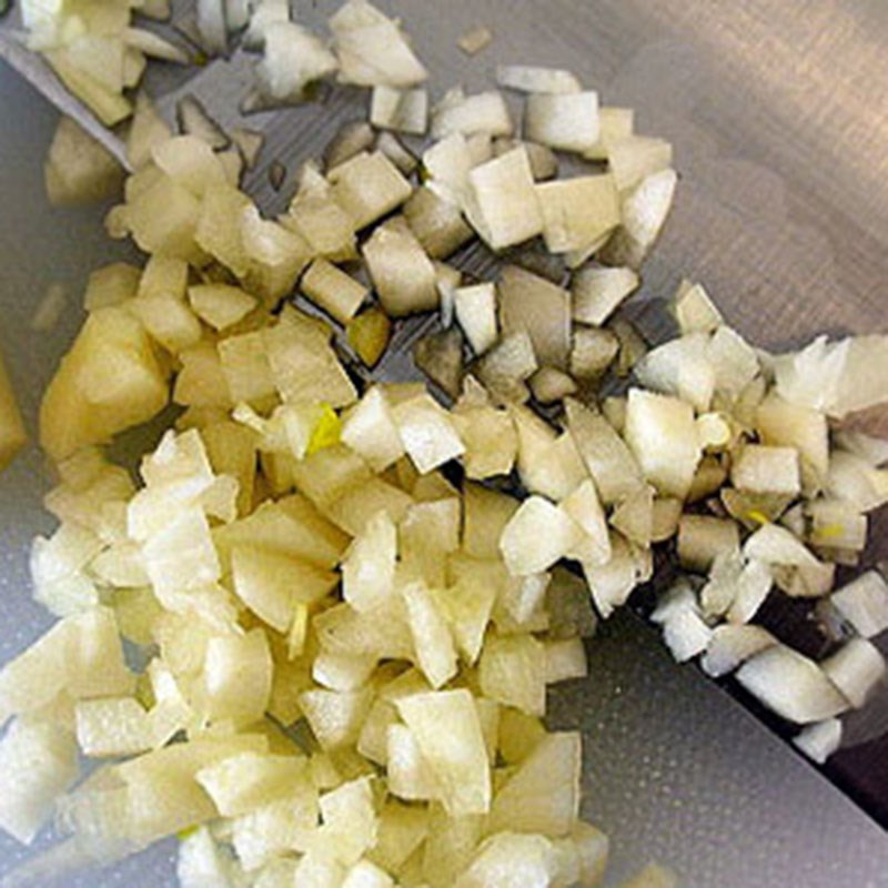 Bước 2 Sơ chế các nguyên liệu khác Mực muối rim me