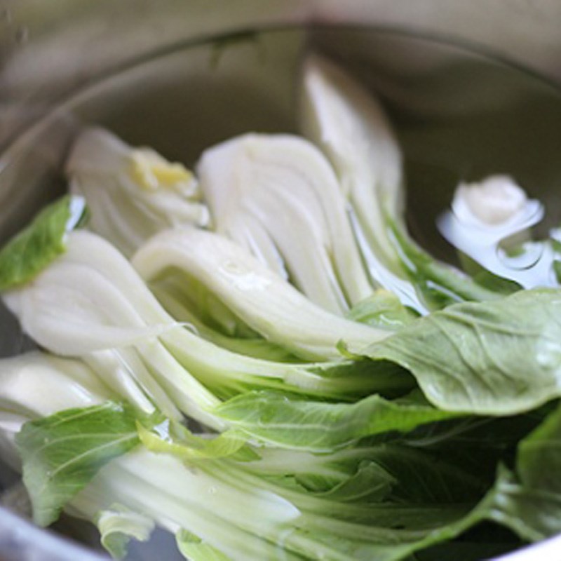 Bước 3 Sơ chế các nguyên liệu khác Mì gà quay bằng nồi chiên không dầu