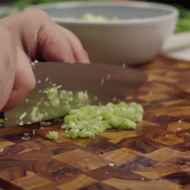 Bước 2 Sơ chế các nguyên liệu khác Cá chép hấp bia sả