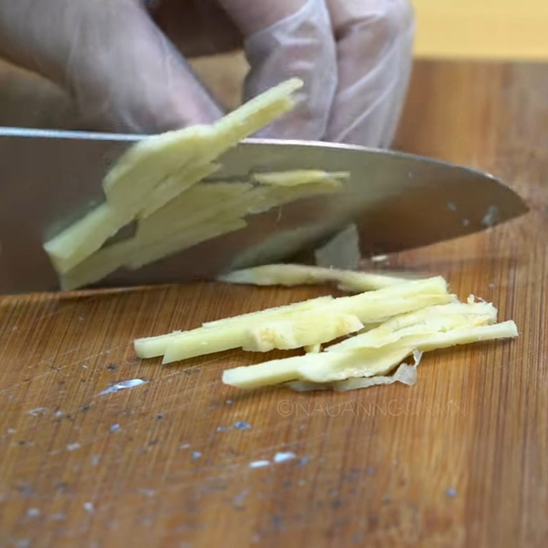 Bước 2 Sơ chế các nguyên liệu khác Cháo cá lóc nước cốt dừa