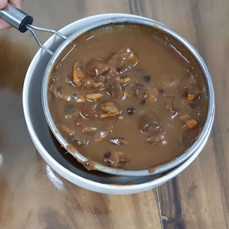 Bước 2 Sơ chế các nguyên liệu khác Mực muối rim me