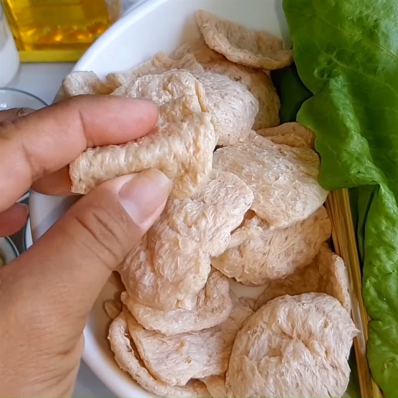 Bước 1 Sơ chế nguyên liệu Thịt nướng thơm chay