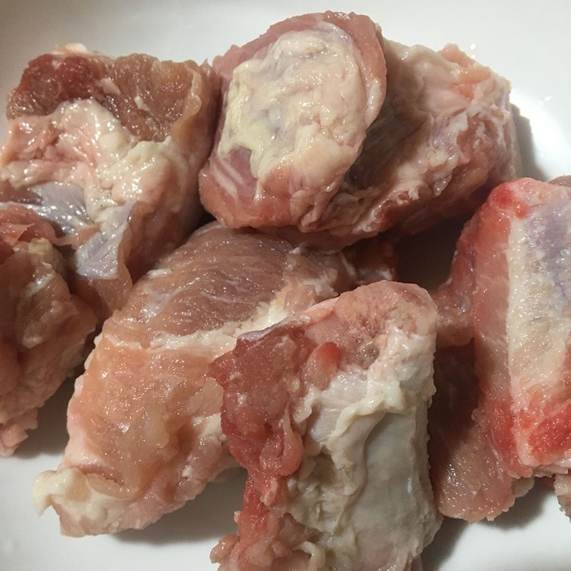 Bước 1 Sơ chế nguyên liệu Canh rong biển nấu xương heo