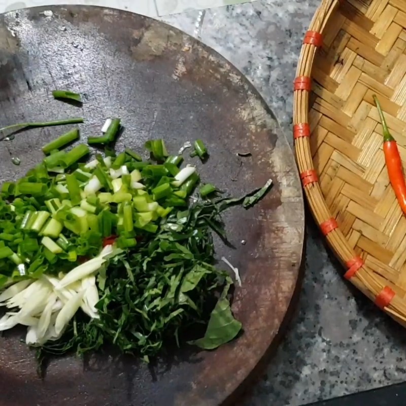 Bước 1 Sơ chế nguyên liệu Ếch trộn lá lốt nướng giấy bạc