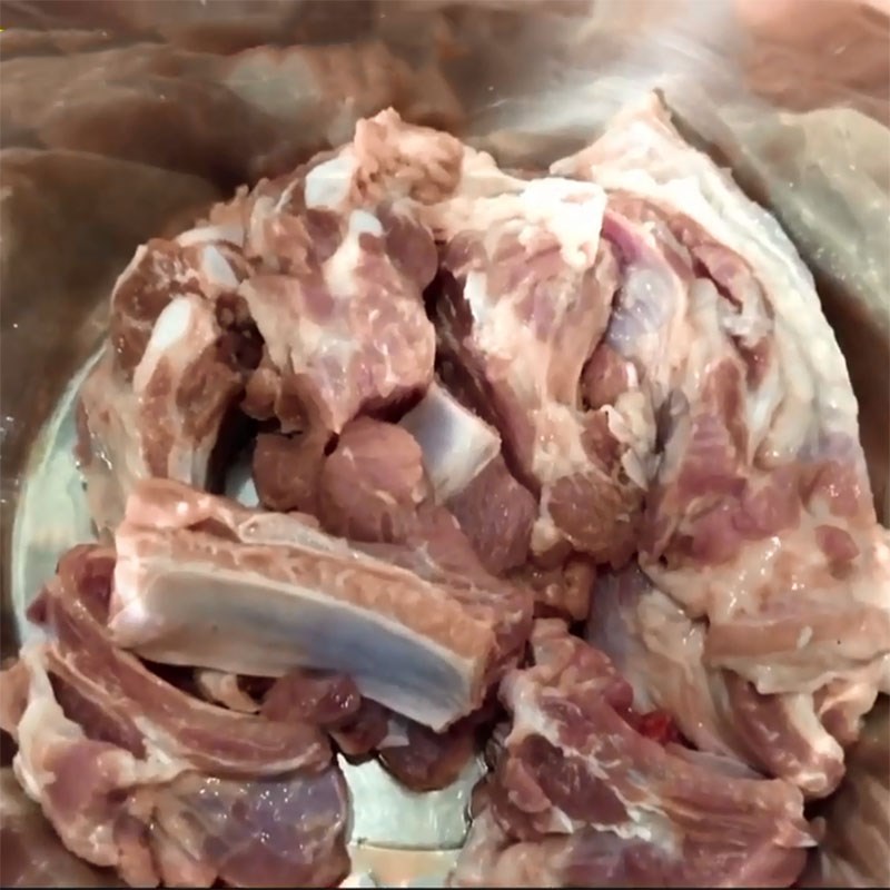 Bước 1 Sơ chế sườn heo Sườn nướng sa tế