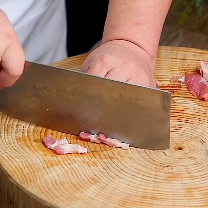 Bước 4 Sơ chế thịt heo Cà tím chiên giòn sốt thịt bằm