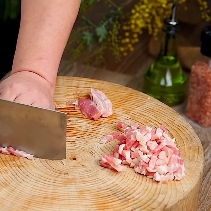 Bước 4 Sơ chế thịt heo Cà tím chiên giòn sốt thịt bằm