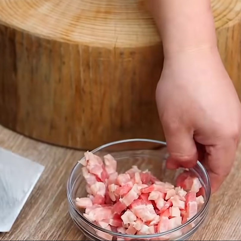 Bước 4 Sơ chế thịt heo Cà tím chiên giòn sốt thịt bằm