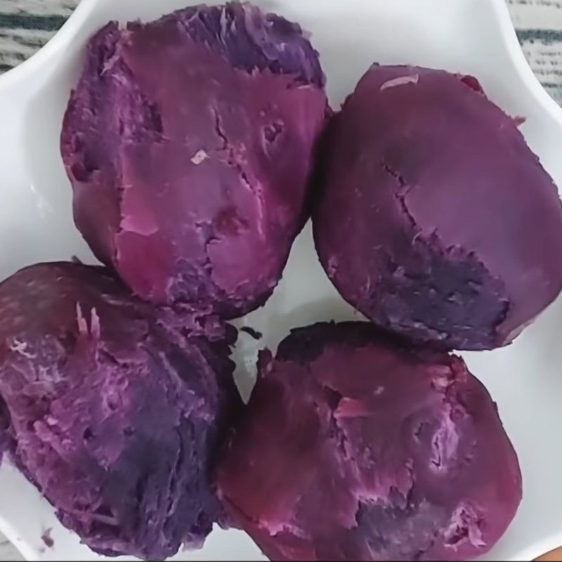 Bước 1 Sơ chế và hấp khoai lang Trân châu khoai lang tím