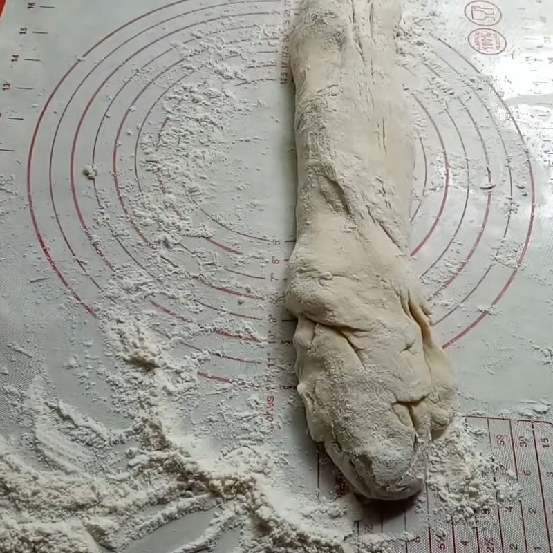 Bước 3 Tẩm mè và cán bột Bánh tiêu đặc ruột