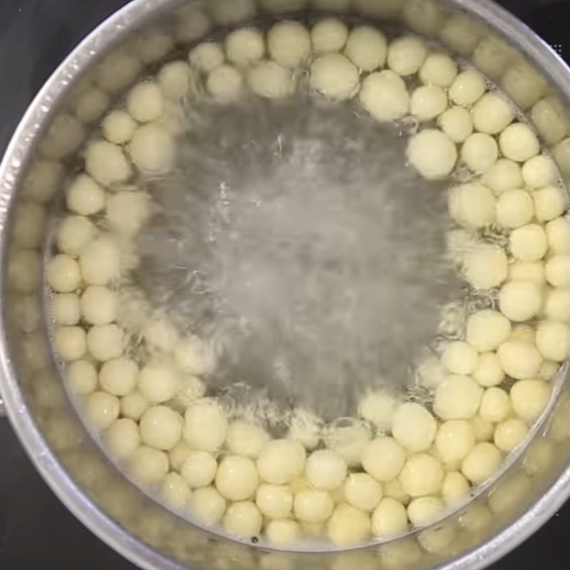 Bước 3 Tạo hình và luộc trân châu Trân châu khoai lang vàng