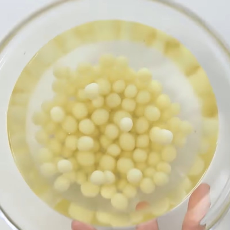 Bước 3 Tạo hình và luộc trân châu Trân châu khoai lang vàng