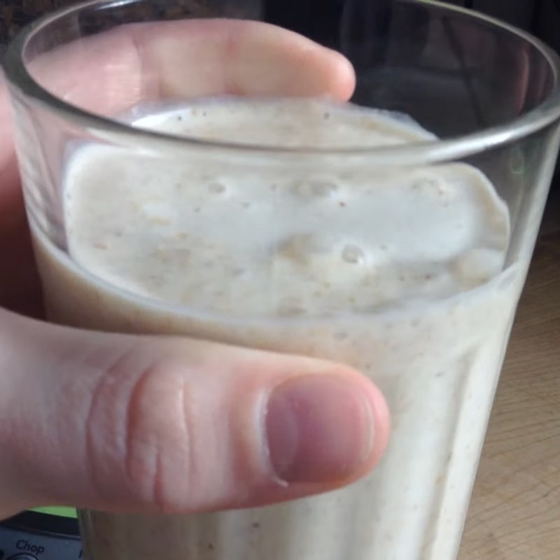 Bước 3 Thành phẩm Sinh tố ngũ cốc chuối hạt óc chó