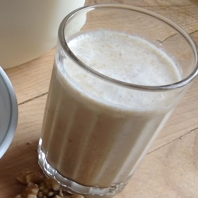 Bước 3 Thành phẩm Sinh tố ngũ cốc chuối hạt óc chó