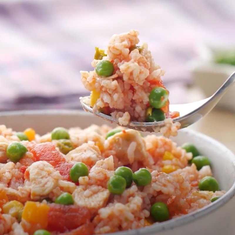 Bước 3 Th&agrave;nh phẩm Cơm thịt g&agrave; c&agrave; chua