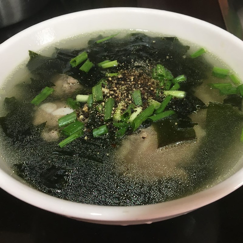 Bước 3 Thành phẩm Canh rong biển nấu xương heo