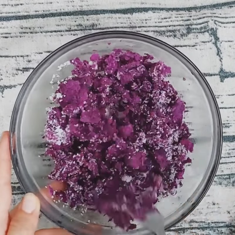 Bước 2 Trộn bột Trân châu khoai lang tím