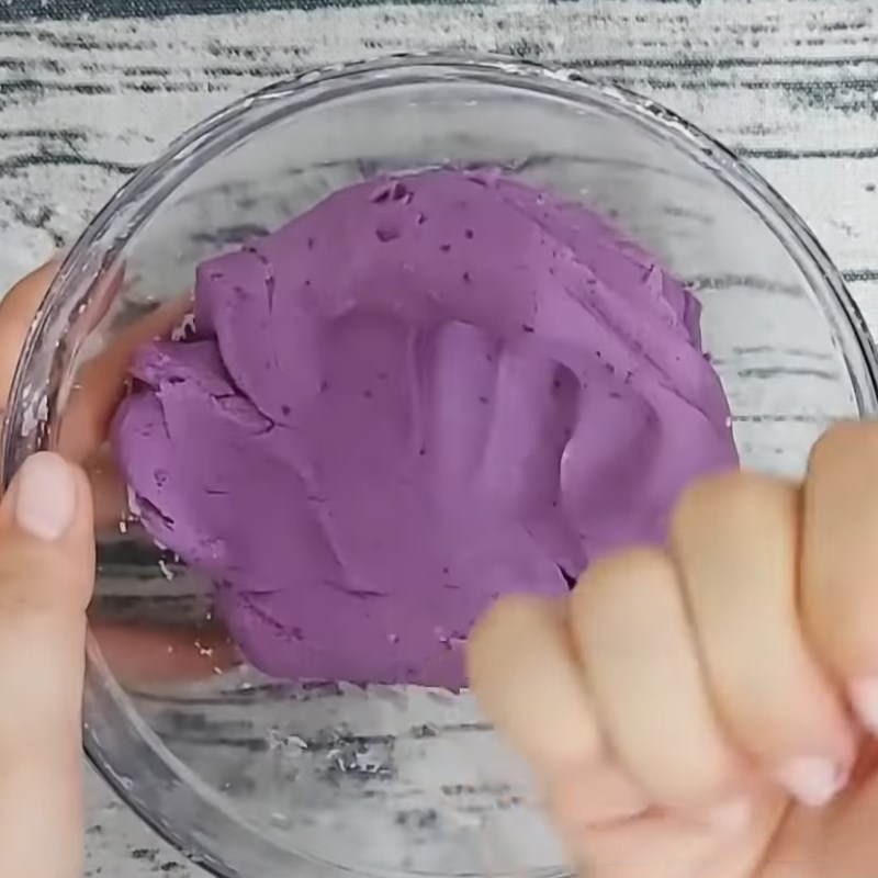 Bước 2 Trộn bột Trân châu khoai lang tím