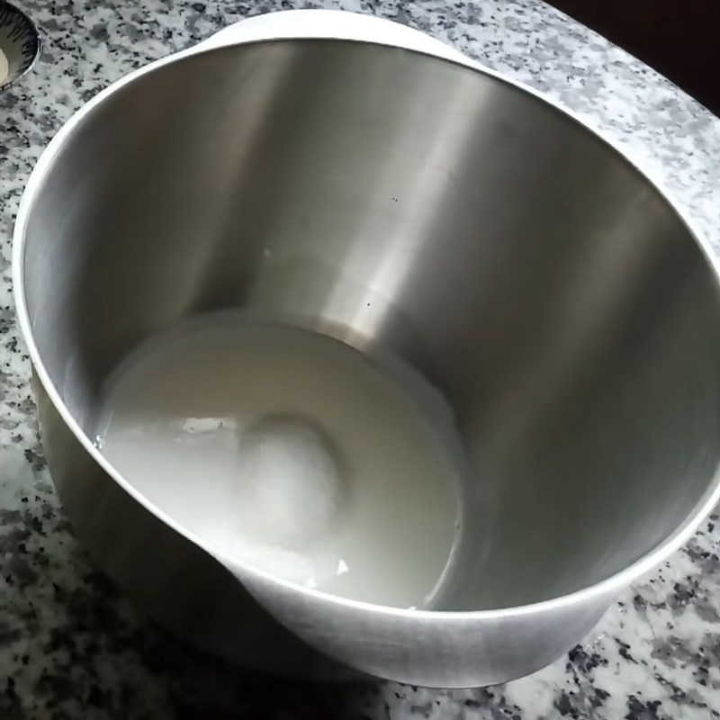 Bước 1 Trộn hỗn hợp bột Bánh tiêu đặc ruột